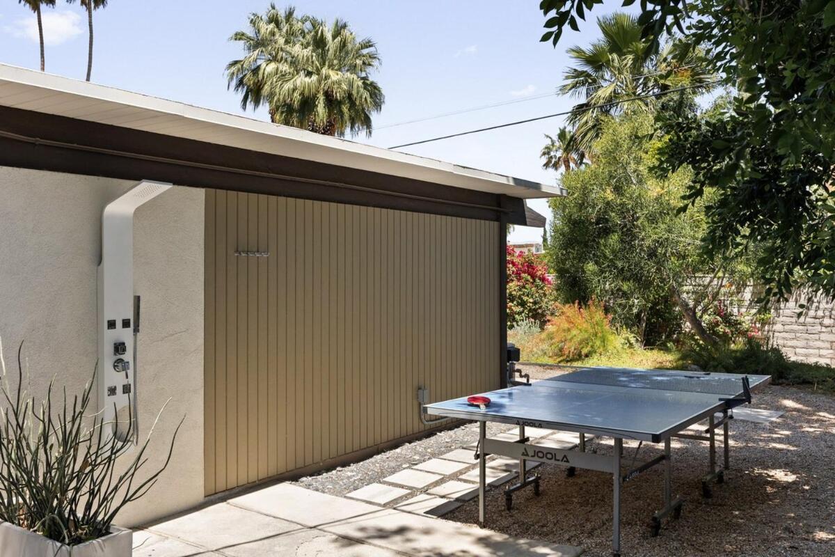 Hugh Kaptur Hideaway Villa Palm Desert Exterior photo